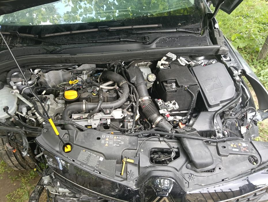 Vând Renault Clio 5 2025 -avariat