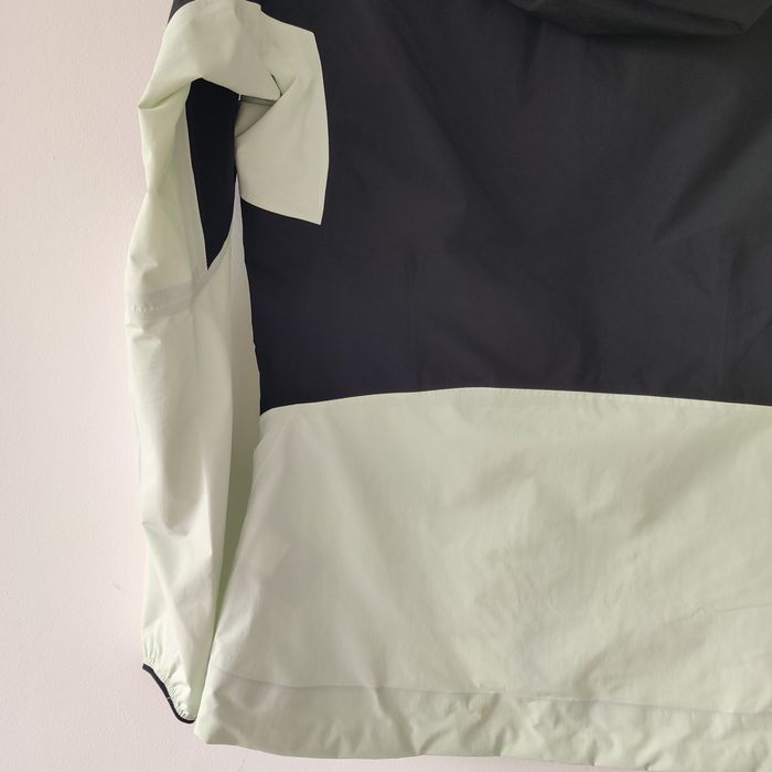 Geaca munte The North Face XS noua