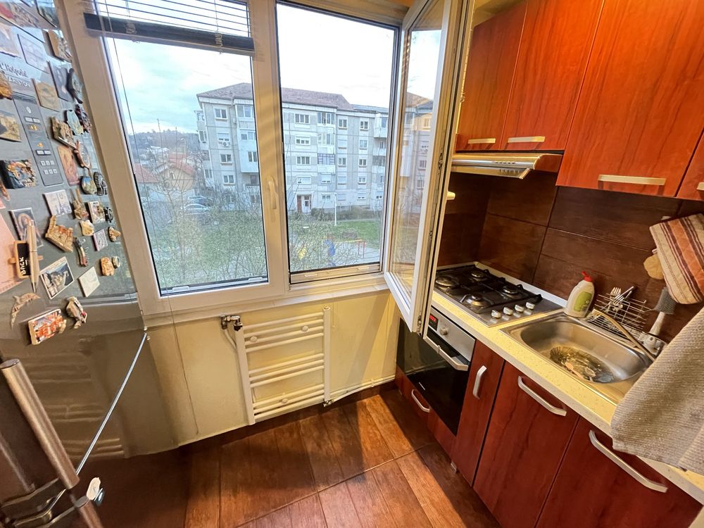 Apartament cu 3 camere decomandat