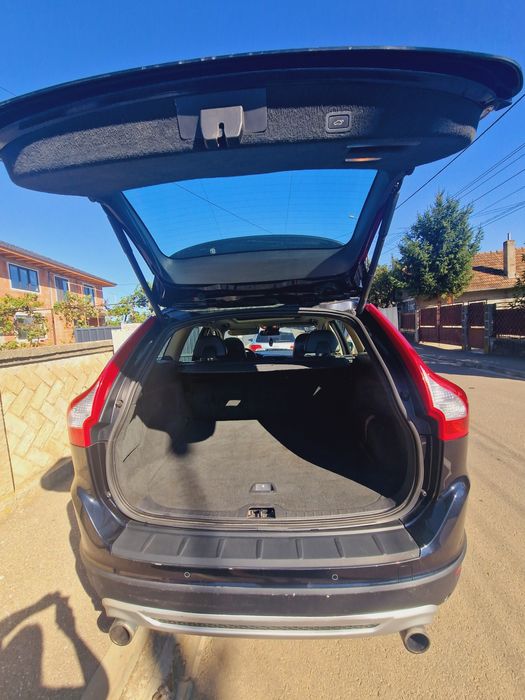 Volvo Xc60 R-Design  2.0 Diesel, Automata 2012