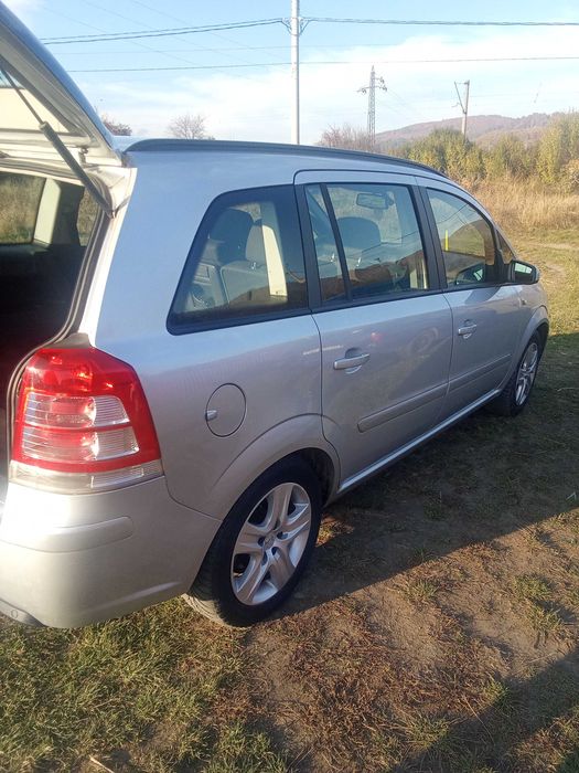 Vând Opel Zafira 7 locuri dizel, motor 1,7