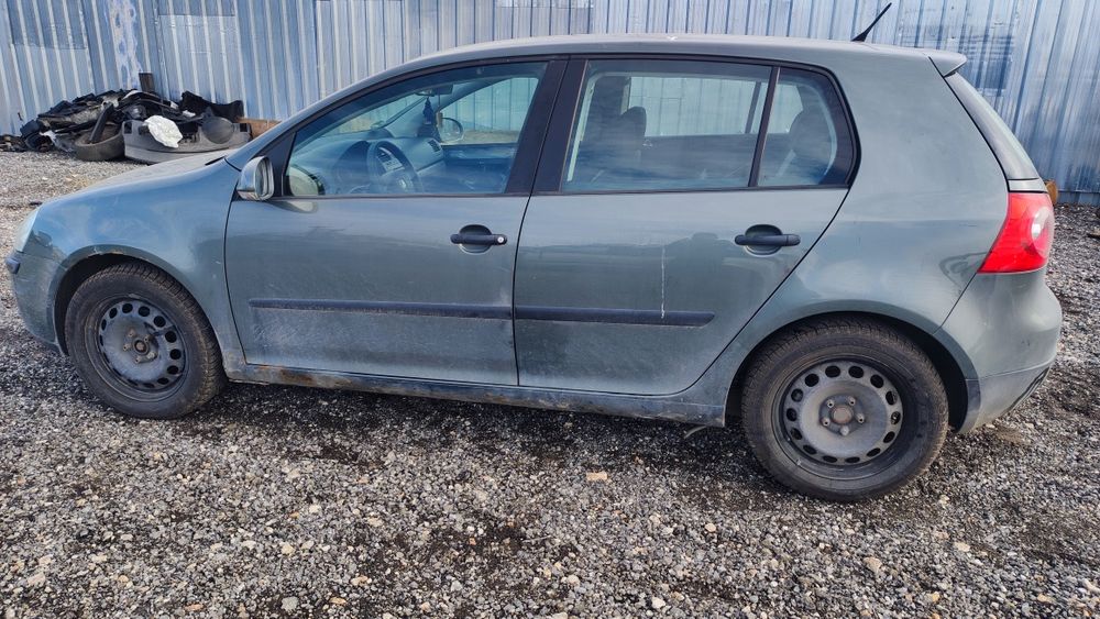 Голф 5 1.6 102 к.с на части