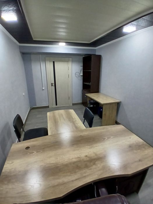 Аренд! Под офис 15м2. С мебелью. Ор-р Метро Новза. Вдоль дороги!
