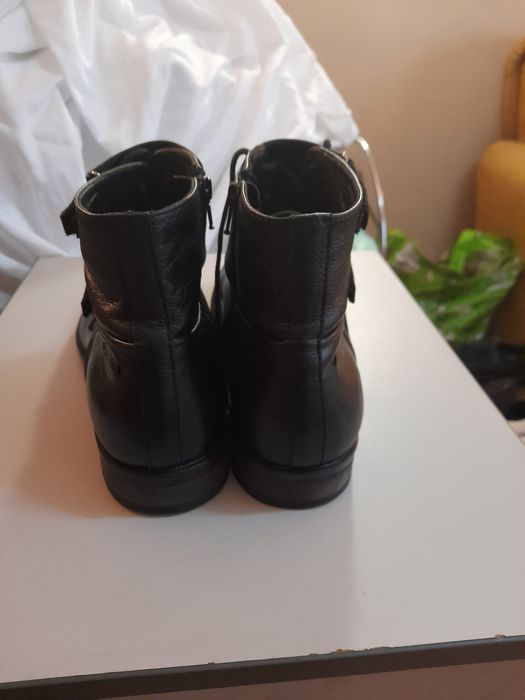 Черни модерни ботуши №45 STRELLSON  швейцарски, хубава естествена кожа