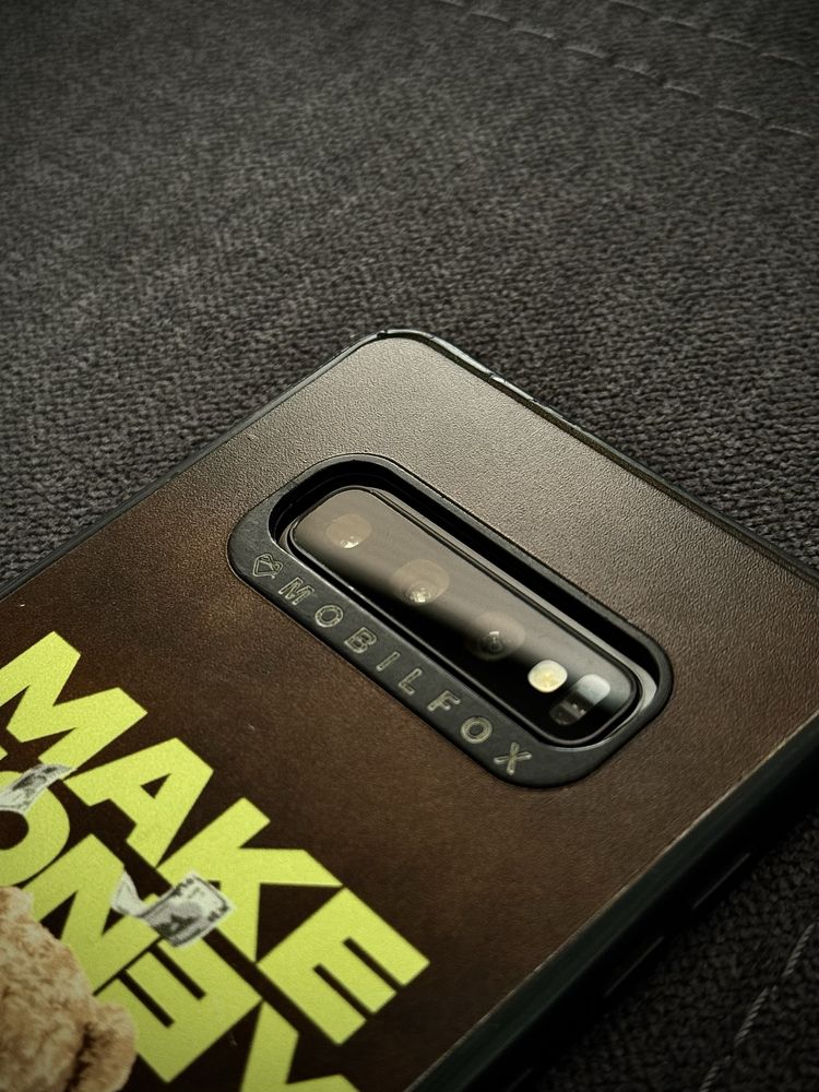 Samsung  Galaxy S10 +