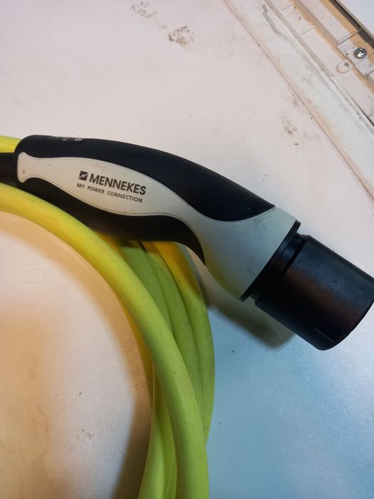 Кабел MENNEKES за зареждане на електрически автомобил