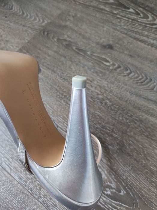Sandale elegante  Zara Woman, noi fara eticheta, marimea 40