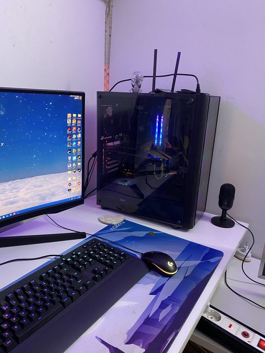 Pc(se vinde doar unitatea, nu celelalte)