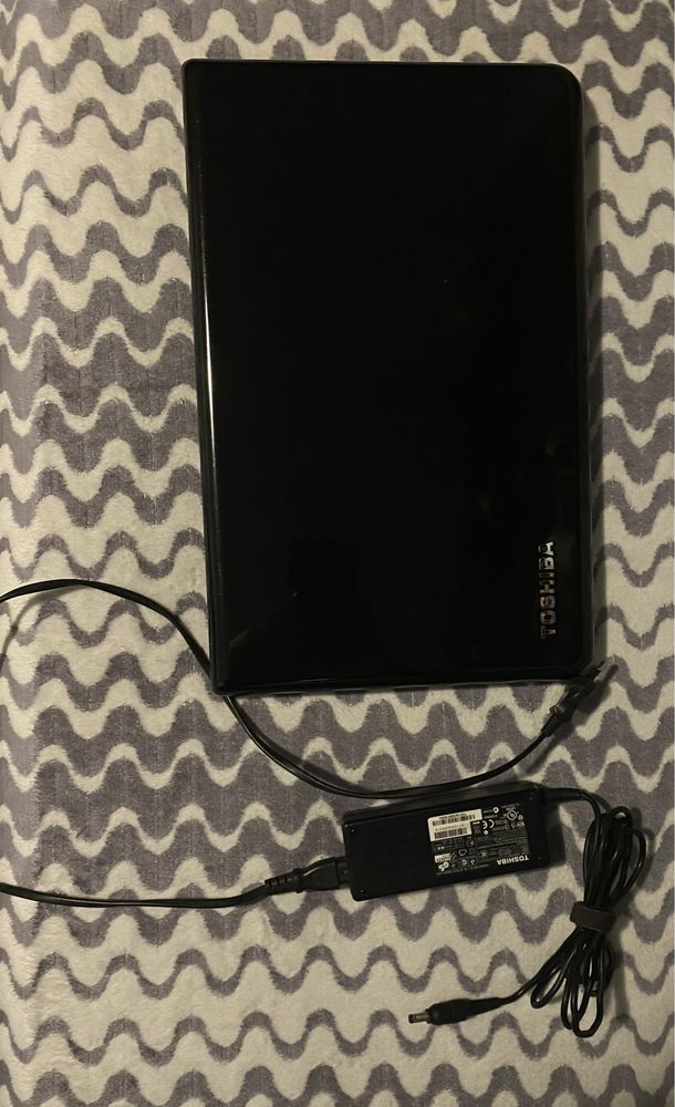 Laptop negru Toshiba Satellite C55-A-1H1