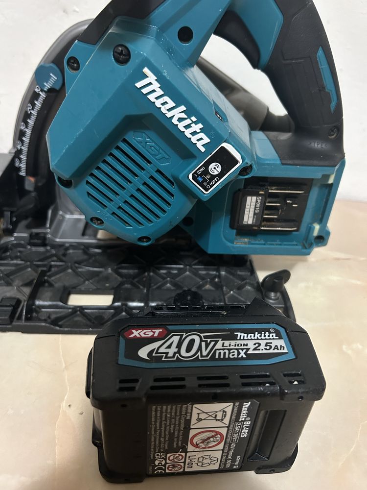 Makita SP001G circular prin plonjare 40V