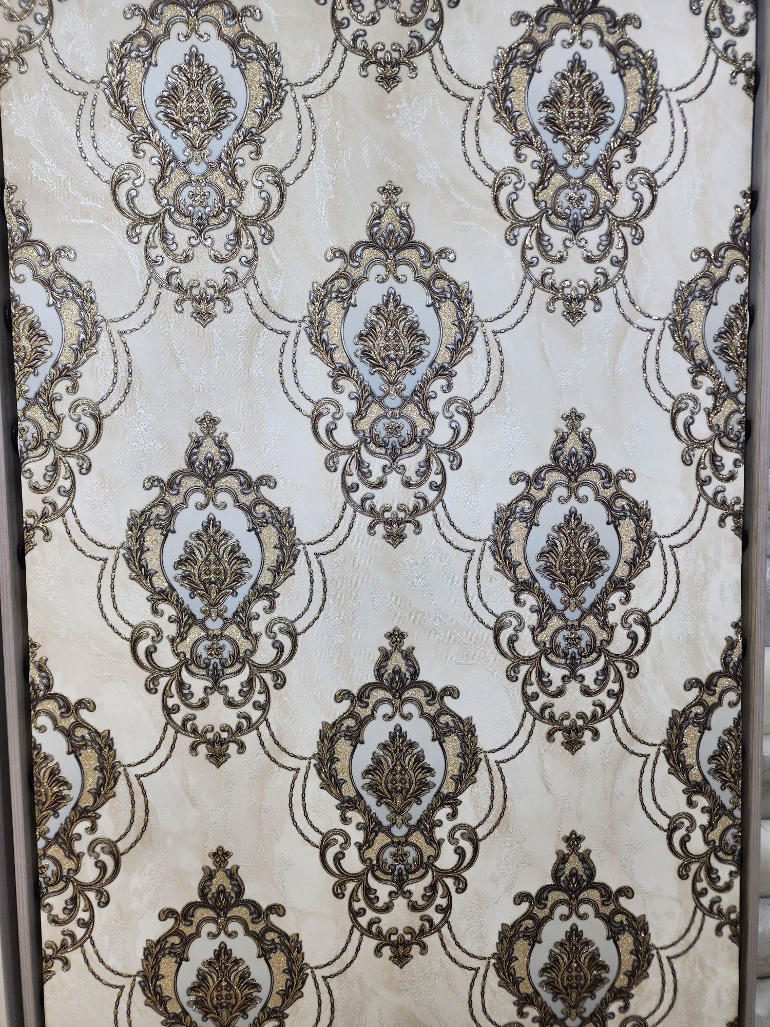 Devor uchun sifatli gulqogʻozlar