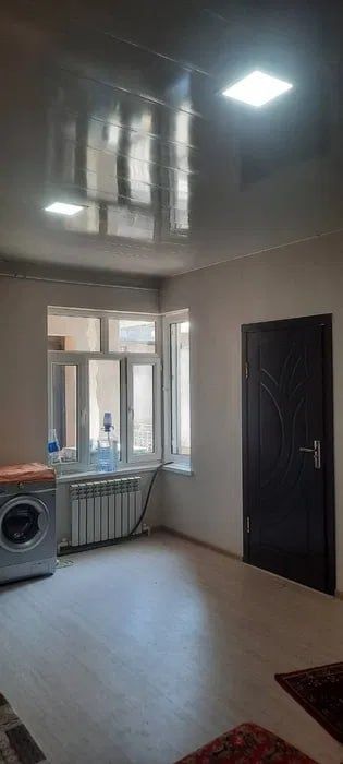 Срочно продается хороший дом с 6 комнотом в Хасанбой 1,5 сотки 120000$