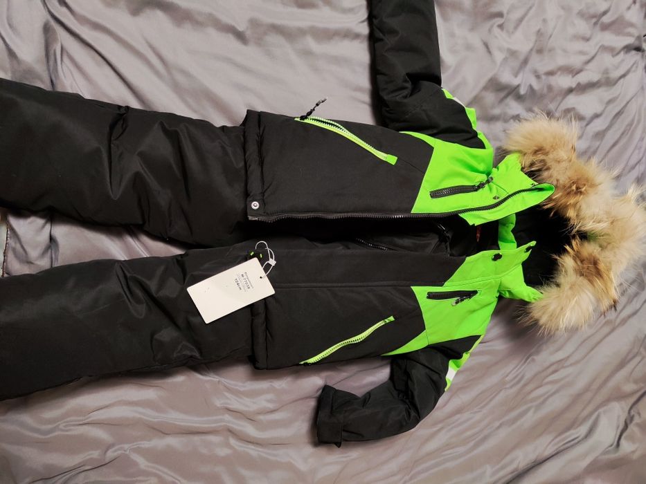 Продам новый зимний костюим