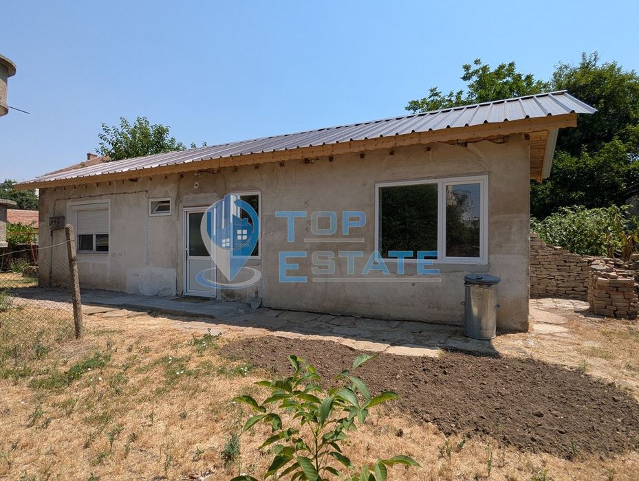 Едноетажна къща след основен ремонт в град Павликени, област Велико Т