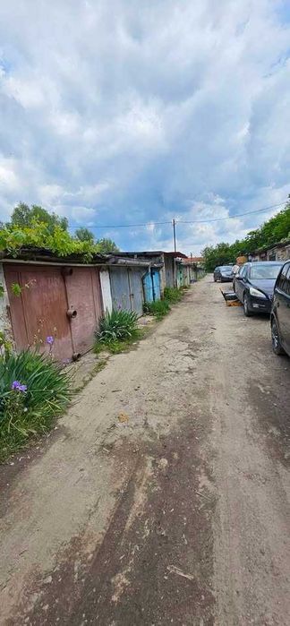Garaj 22 mp în orașul Hunedoara de vânzare.