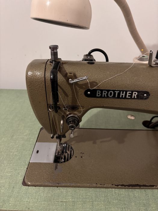 Masina de cusut industriala Brother