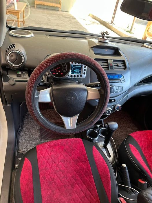 Chevrolet spark sotiladi