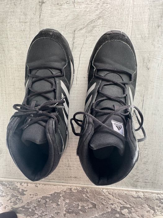 Adidas боти унисекс