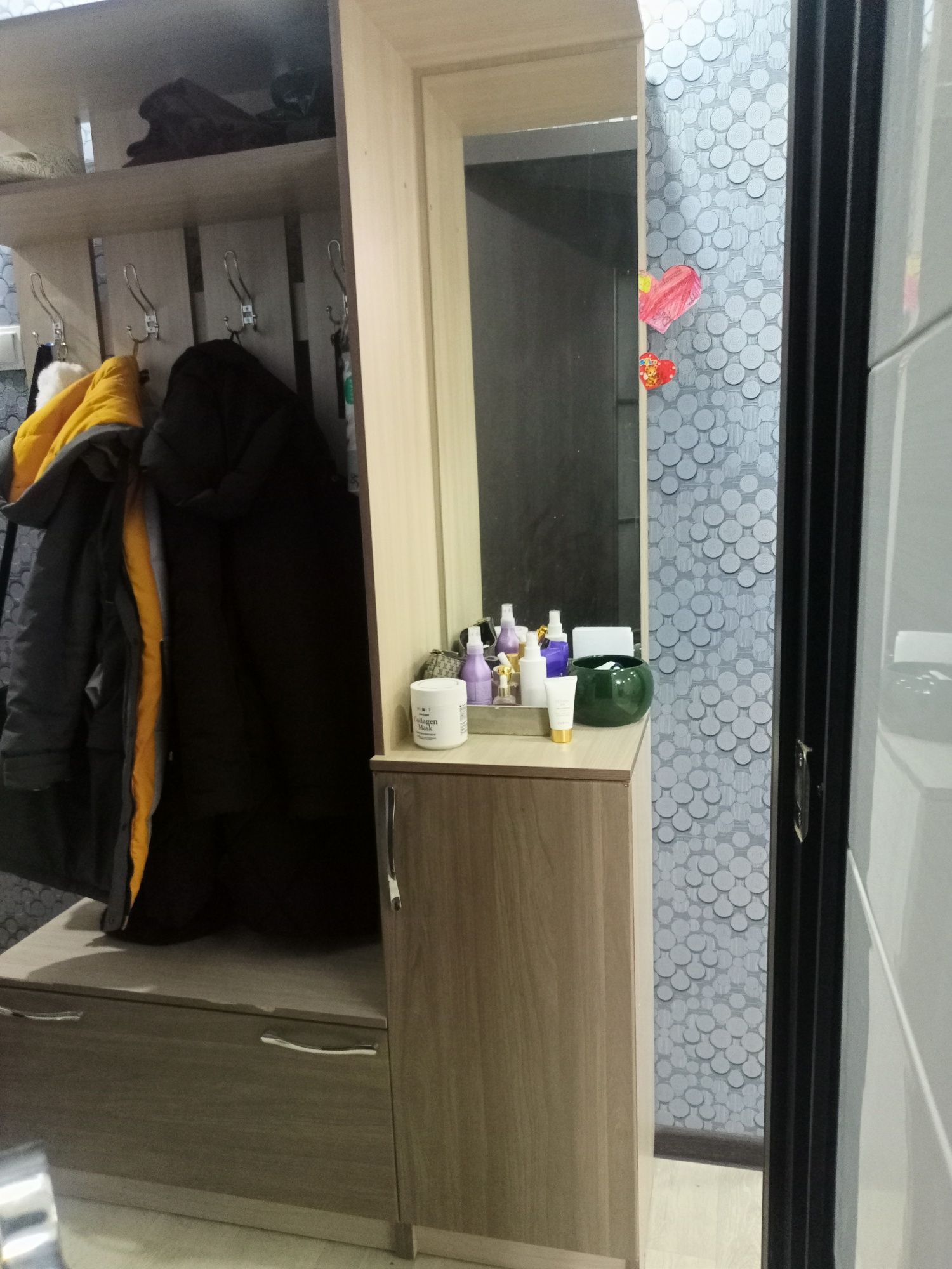 Продам прихожую,б/у
