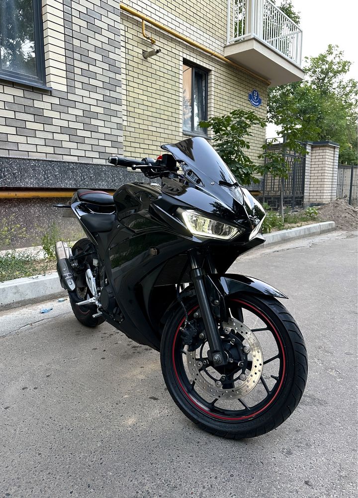 Мотоцикл Kawasaki Monster 4