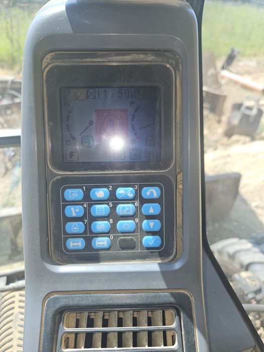 Excavator pe roți komatsu pw 180