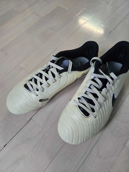 Футболни обувки Tiempo NIKE