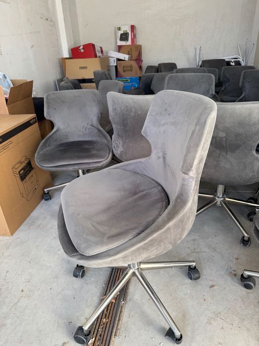 Офис стол с колела