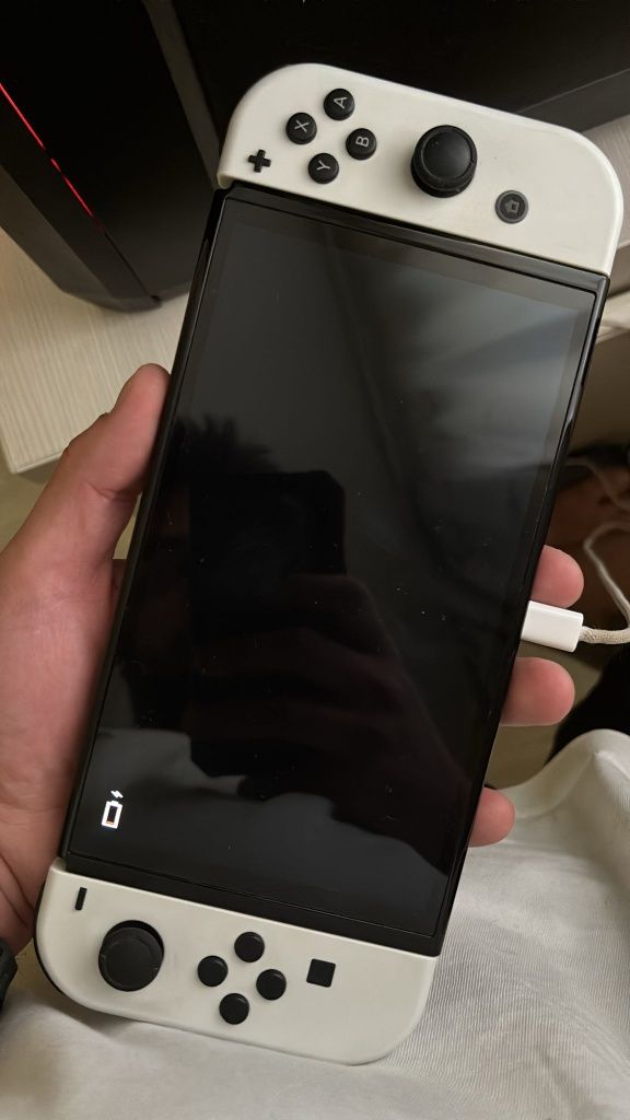 Nintendo Switch OLED + 2 Jocuri