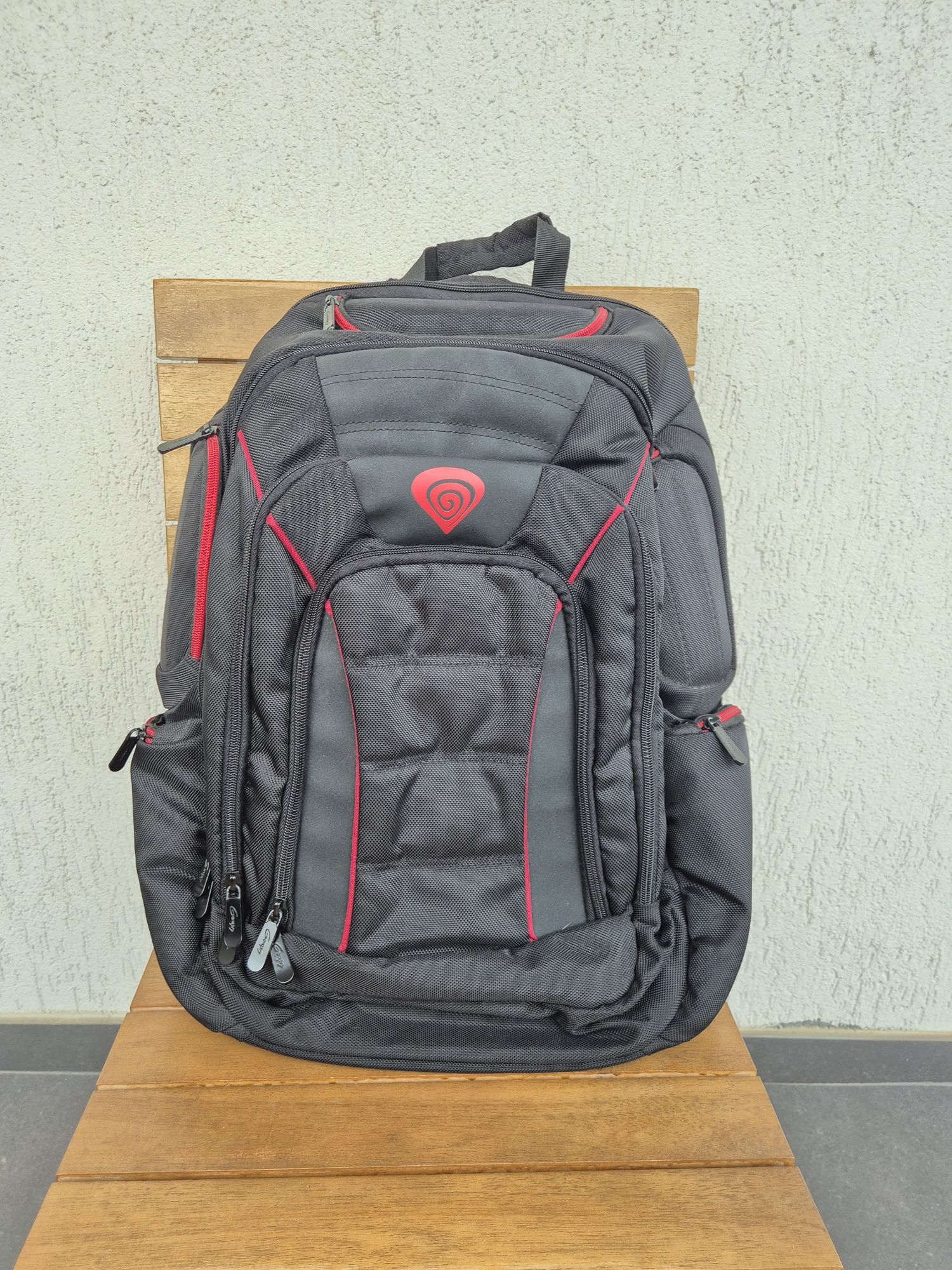 Ghiozdan laptop gaming Genesis