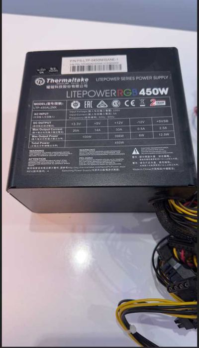 Захранващ блок за компютър Thermaltake 450W ARGB