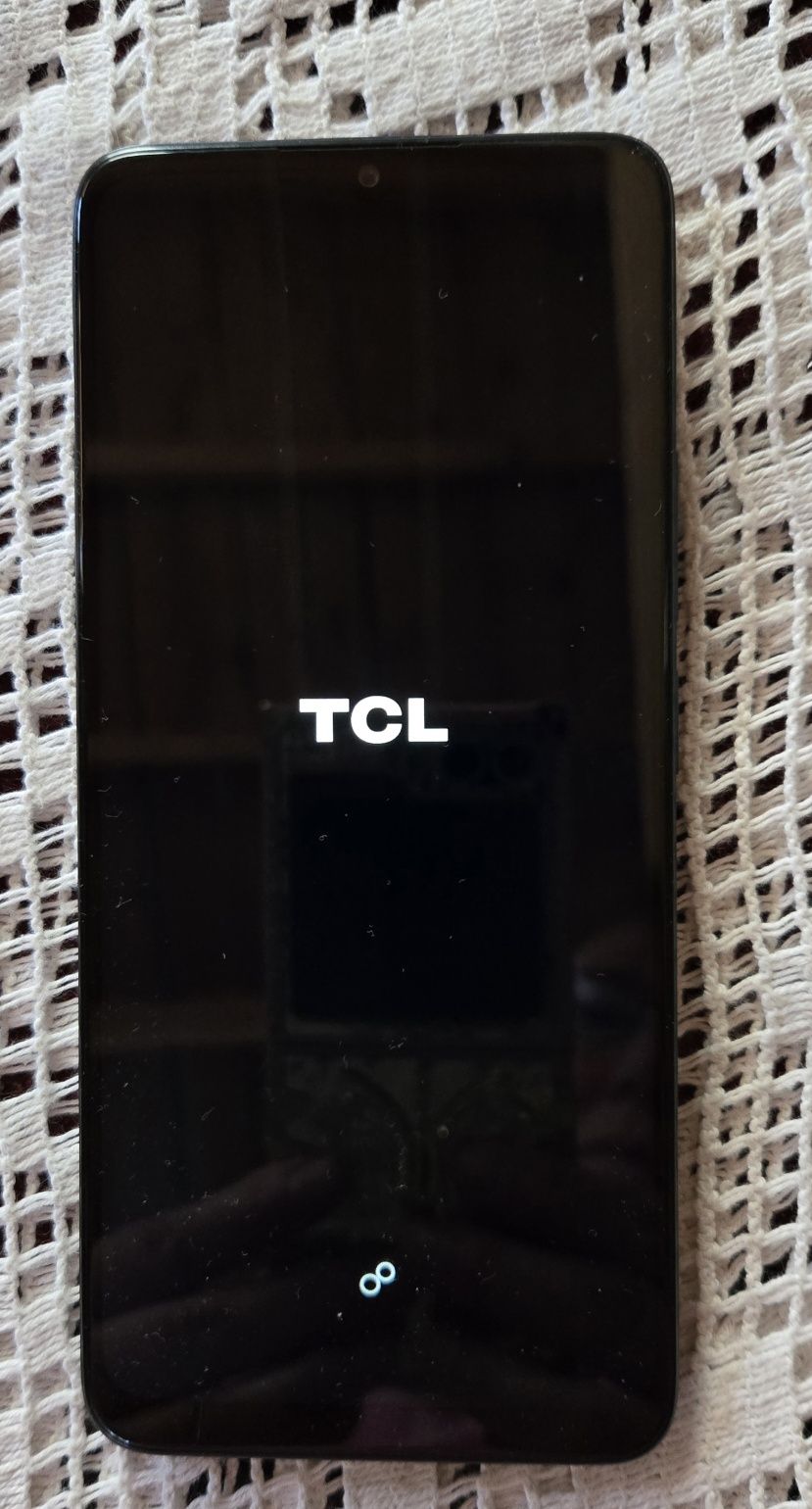 Телефон TCL 505 в гаранция 24 месеца