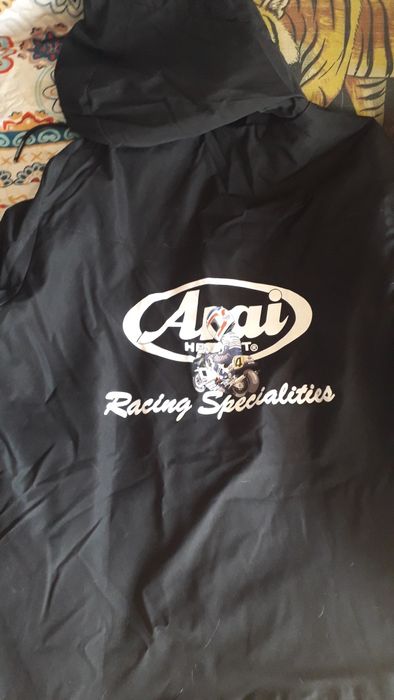 Hanorac impermeabil moto Arai Helmets mărime L ca nou stare perfecta
