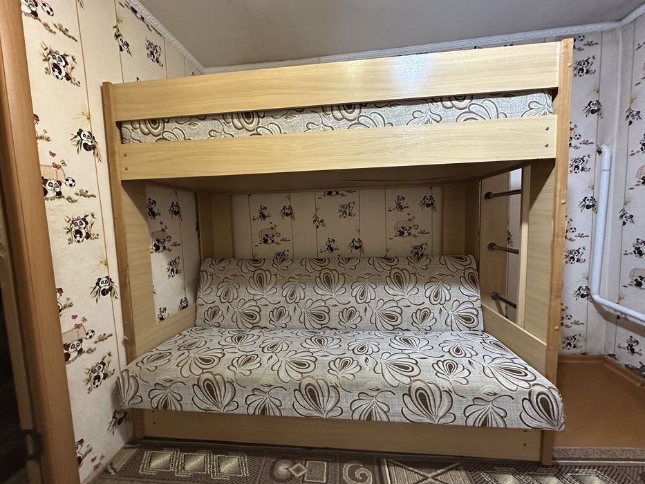 Продам двухъярусную кровать