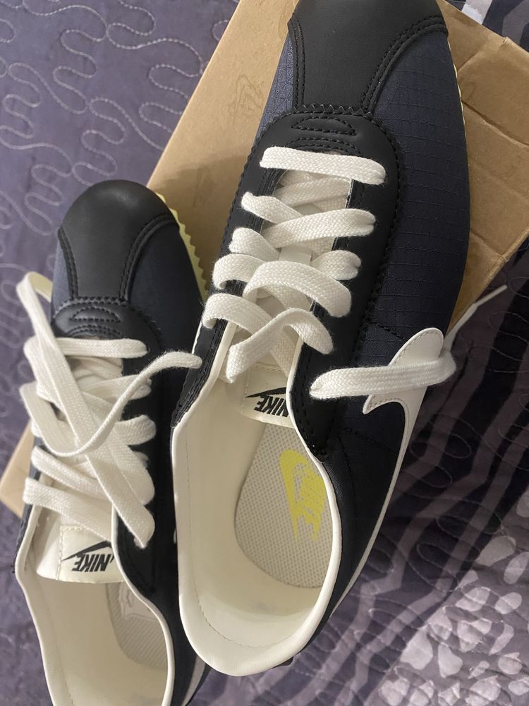 Дамски спортни обувки Nike Cortez