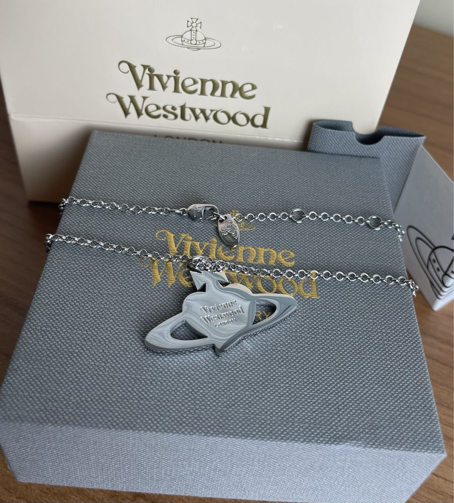 Колие - Vivienne Westwood / Black Heart Orb ( Ново )