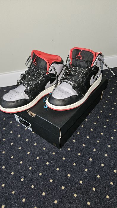 Nike air Jordan 1 mid mărimea 40