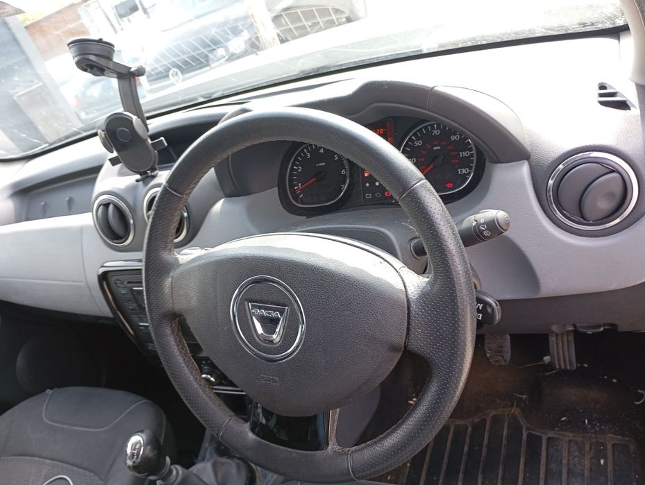 Vând Dacia Duster 1.5 dci