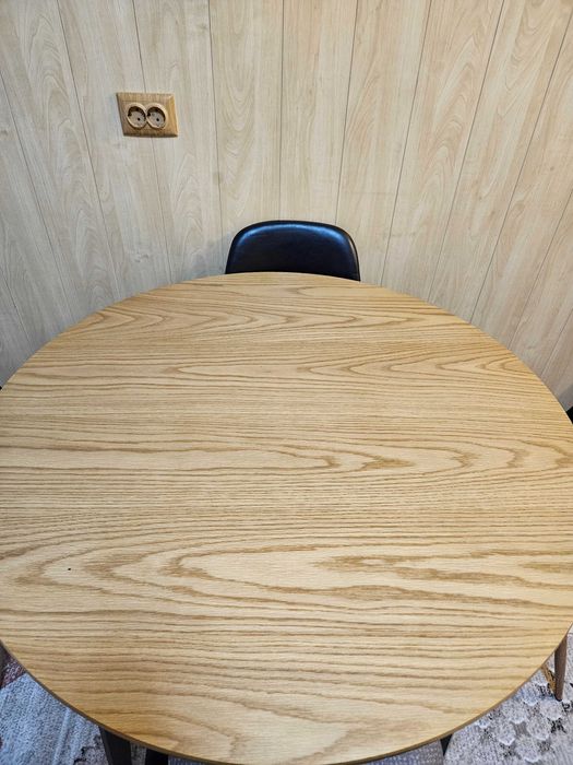 Masa rotunda si 4 scaune