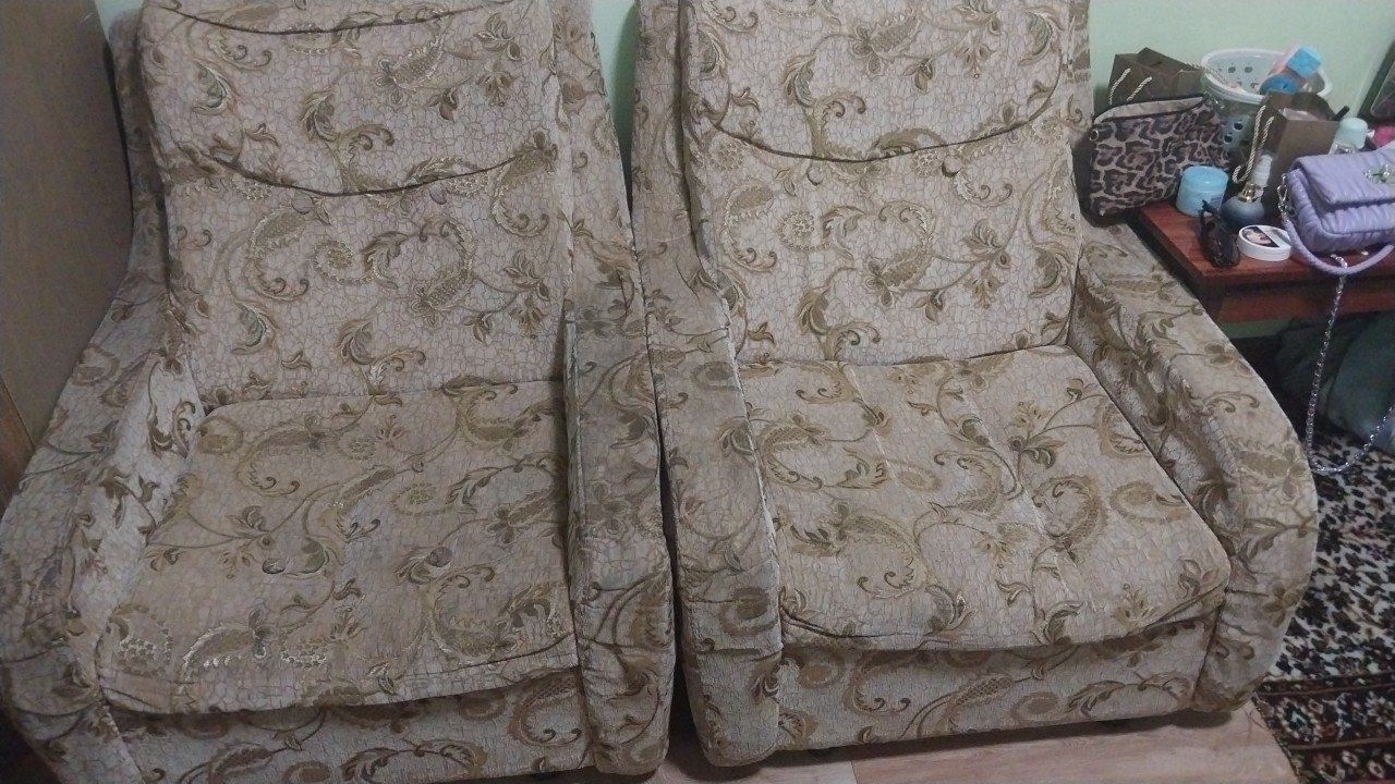 Диван раскладной и два кресла