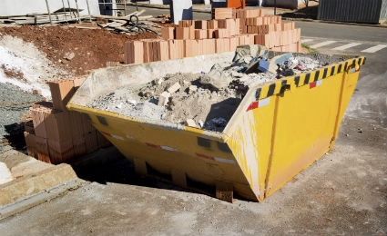 Контейнер за строителни отпадъци от 4 до 12 кубика под наем