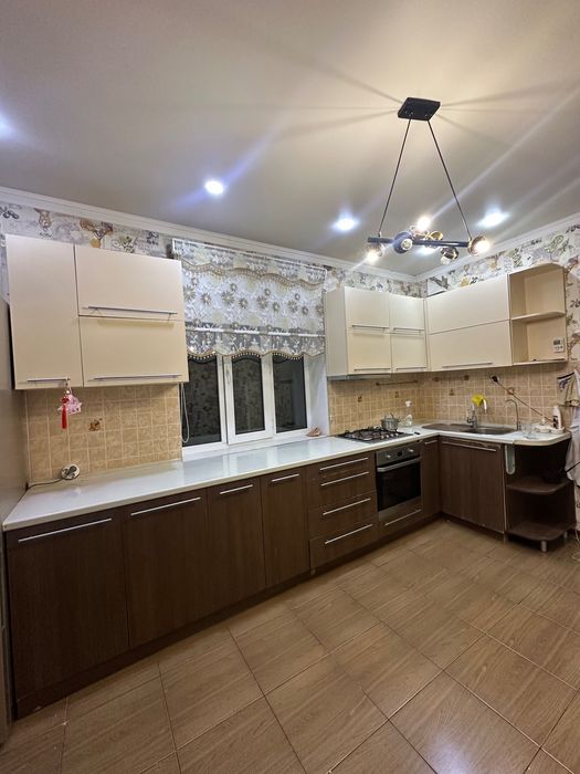 Продам кухонный гарнитур б/у в хорошем состоянии