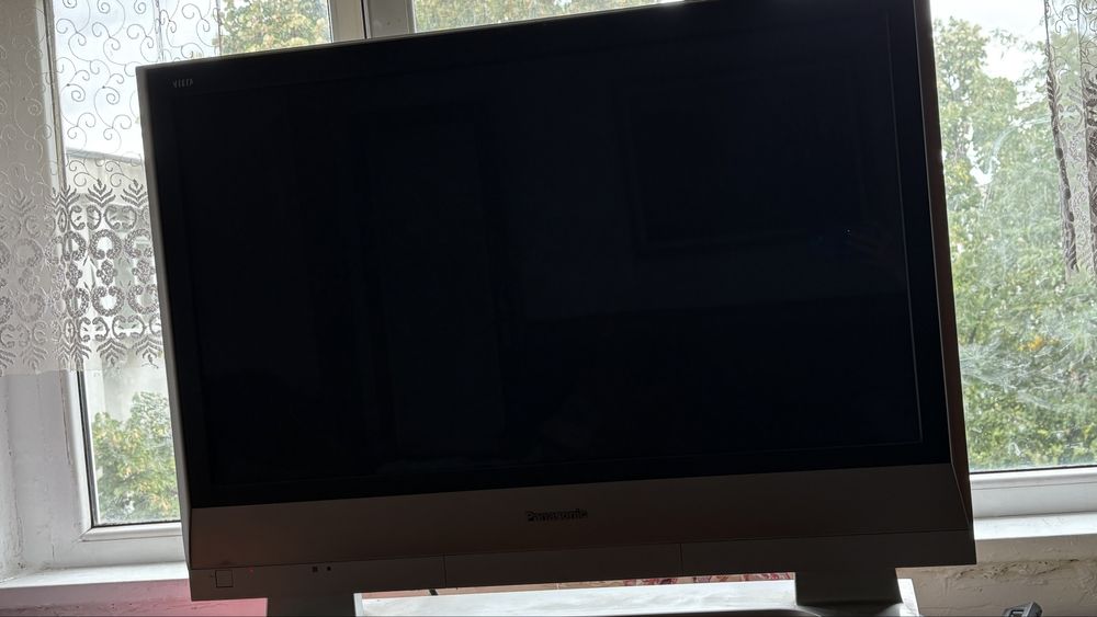 televizor panasonic 37”