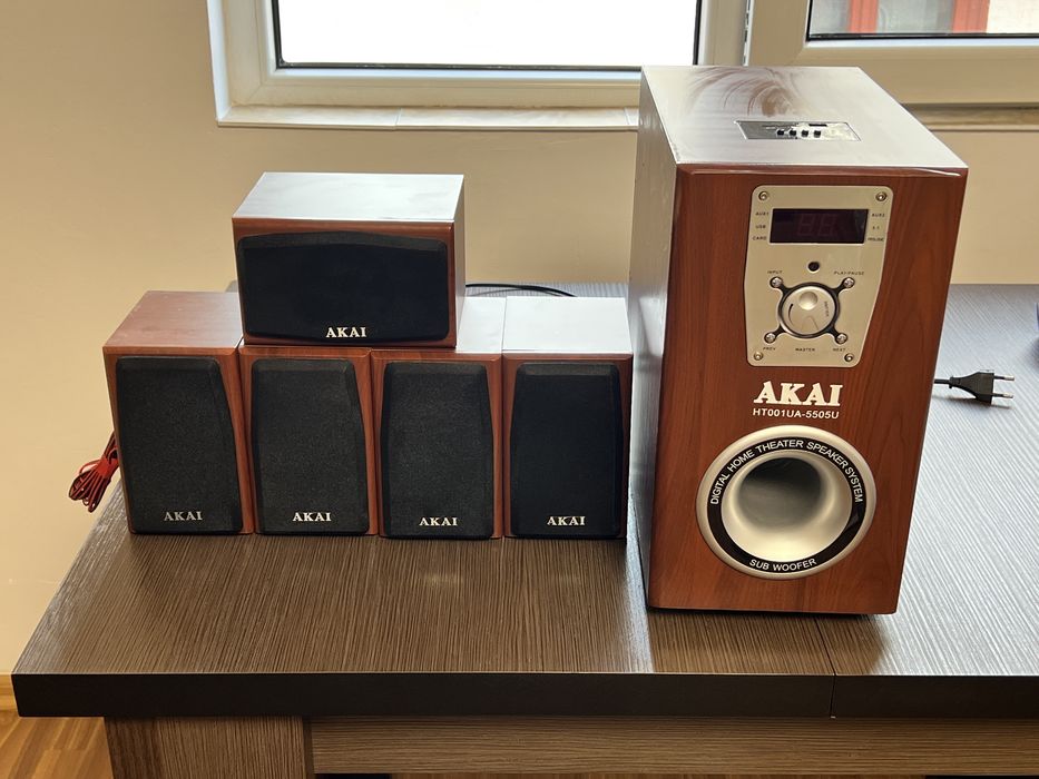 Sistem 5.1 cu telecomanda AKAI in stare perfecta de functionare.