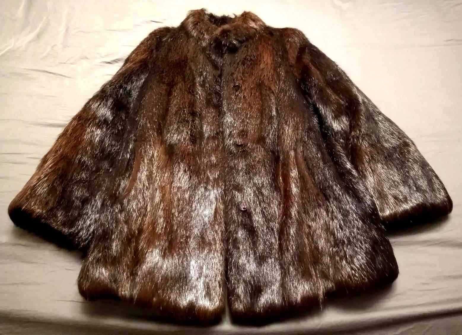Палто нутрия с естествен косъм