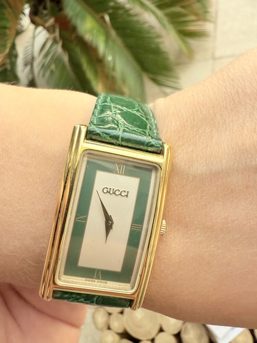 ceas Gucci Quartz 2600 , placat Aur, curea crocodil verde, acte, cutie