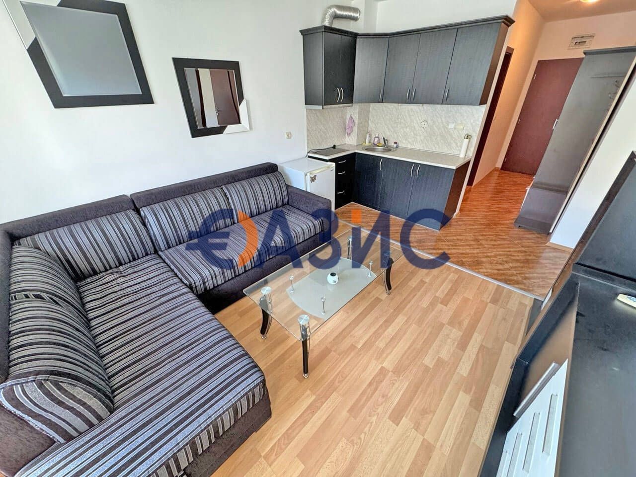 Продава се Двустаен апартамент в к.к. Слънчев бряг - 59 кв.м за 1111 €/кв.м - Снимка #3