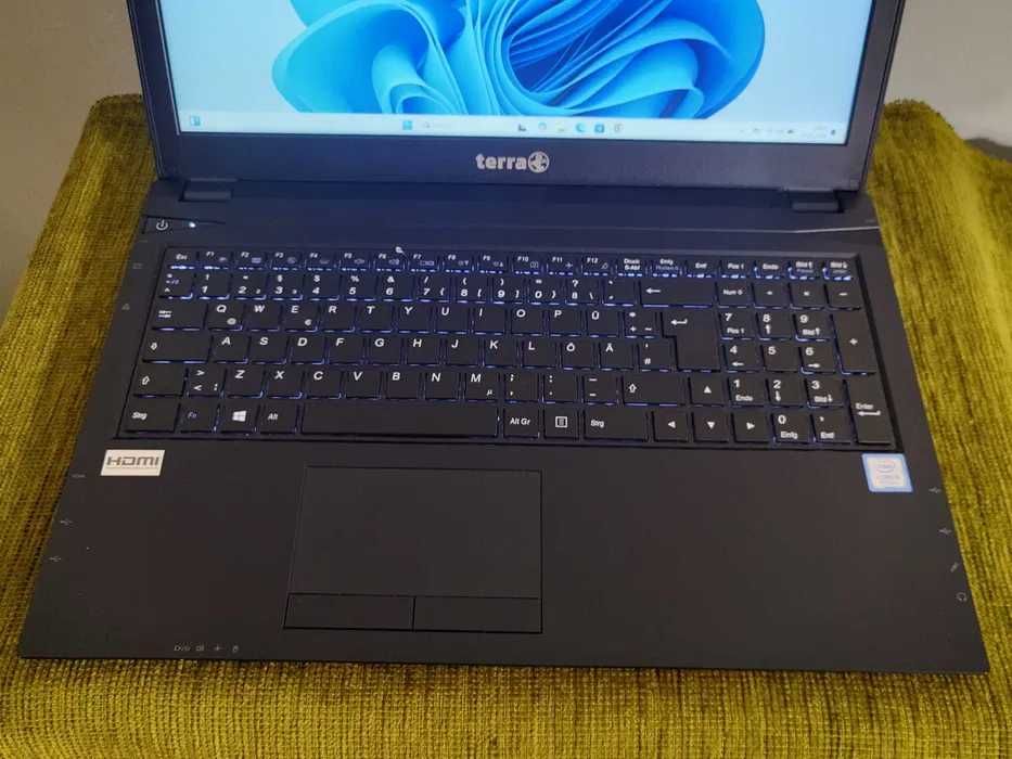 Laptop TERRA Mobile 1515 - Core i5 7200U / SSd 240GB - Windows 11 Pro