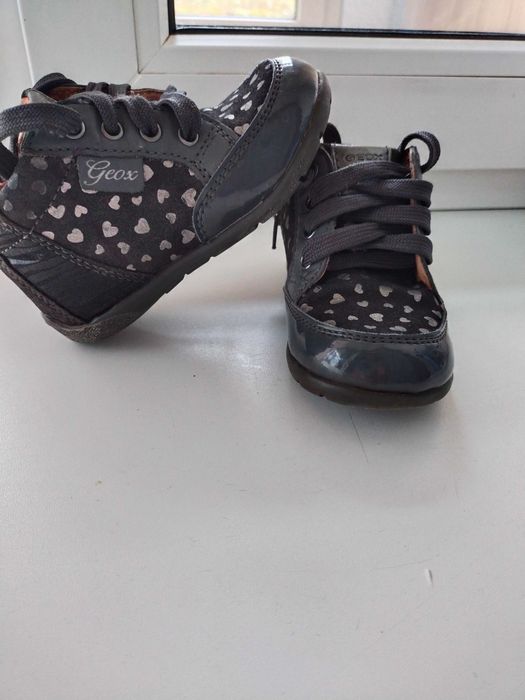 Обувь детская продам