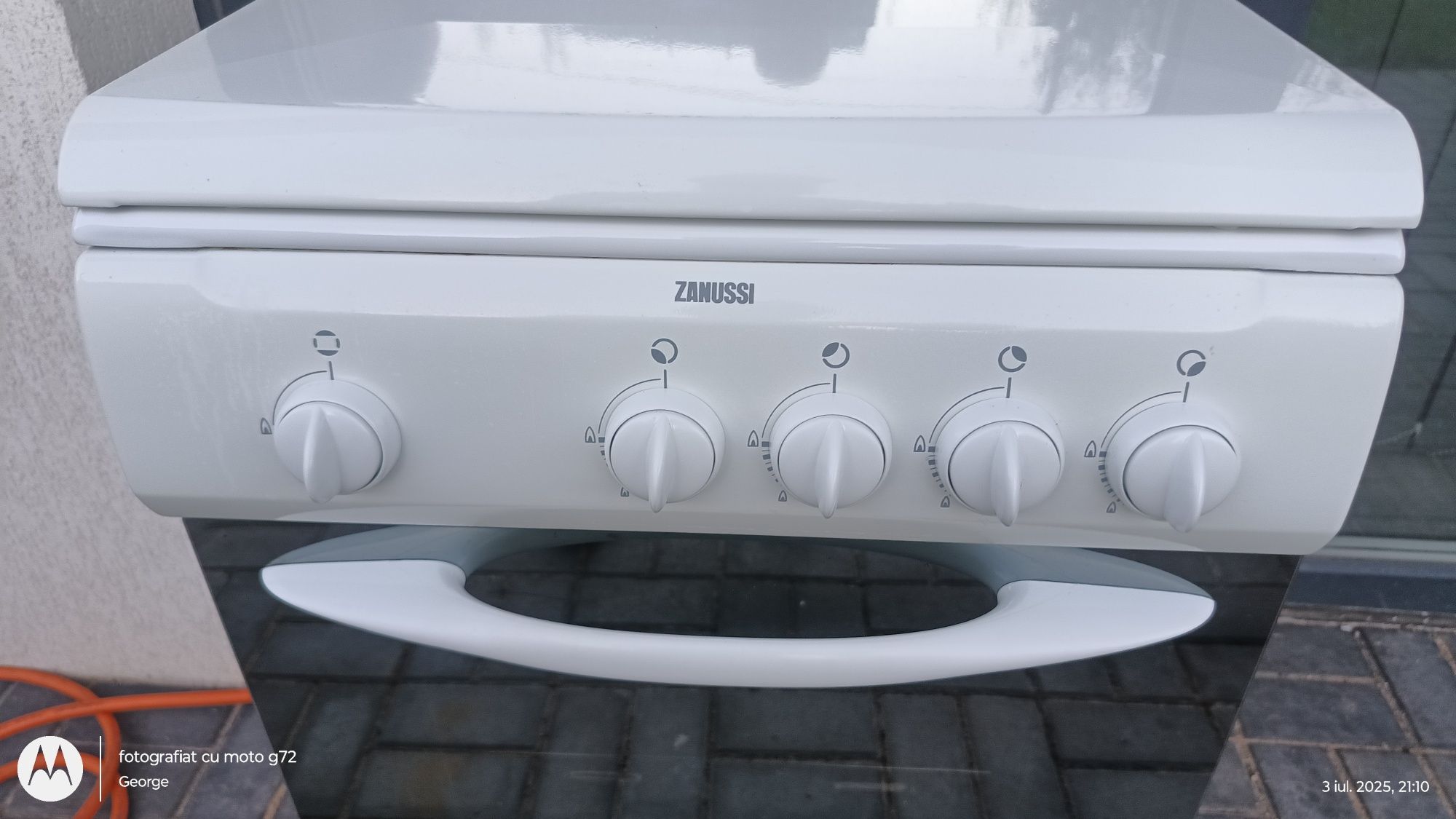 Aragaz ZANUSSI în stare perfectă.