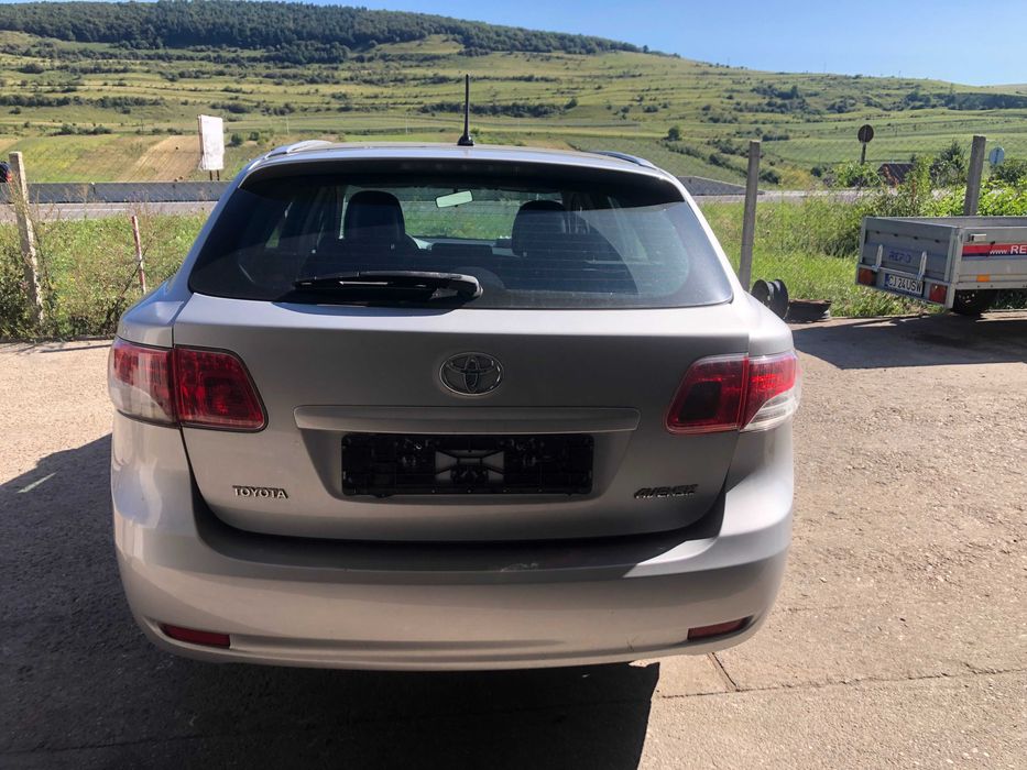 Toyota Avensis T27 Combi 1.8 Benzina 2011 Automat cod motor: 2ZR